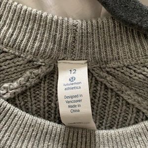 Lululemon Grey Sweater - Size 12
